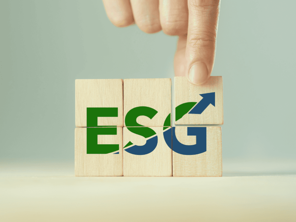 Blocos de madeira que formam o nome ESG